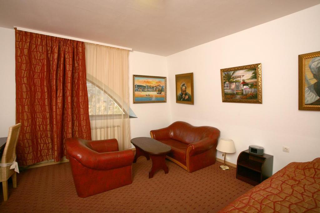 Family Art Hotel Gallery Pleven Room photo